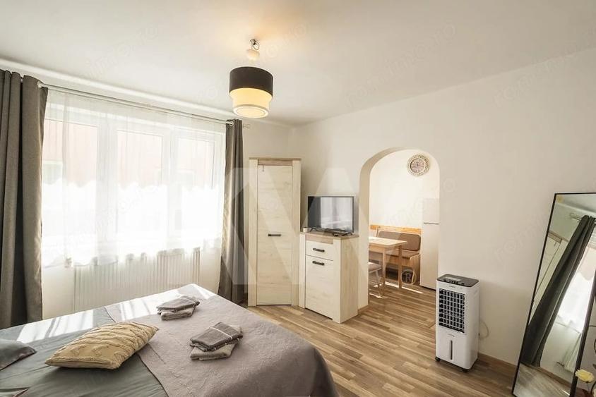 Apartament cu 3 camere semidecomandat în Central