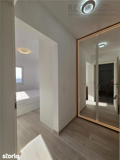 Apartament cu 3 camere decomandat, mobilat în Tractorul