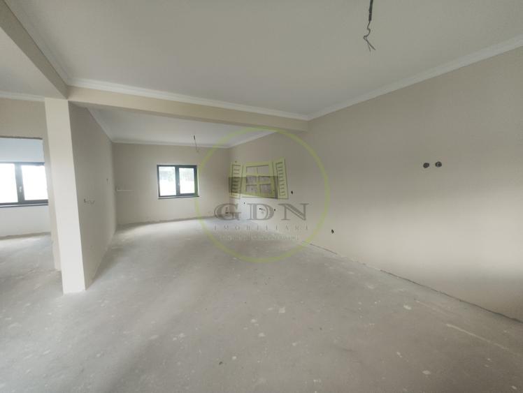 Casă individuală cu 5 camere cu Canalizare în Lascăr Catargiu