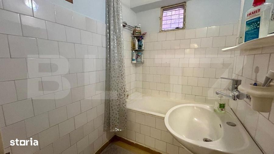 Apartament cu 4 camere decomandat în Dacia