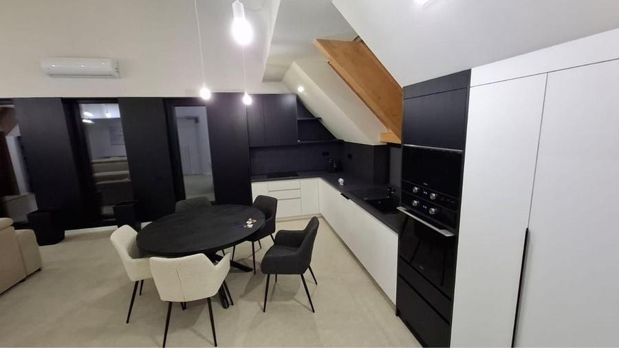 Apartament cu 3 camere în Central