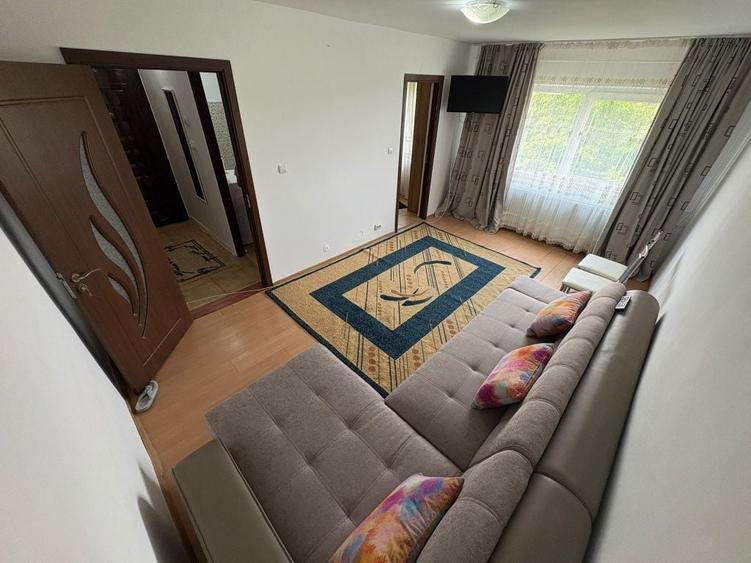 Garsonieră decomandată în Poeni