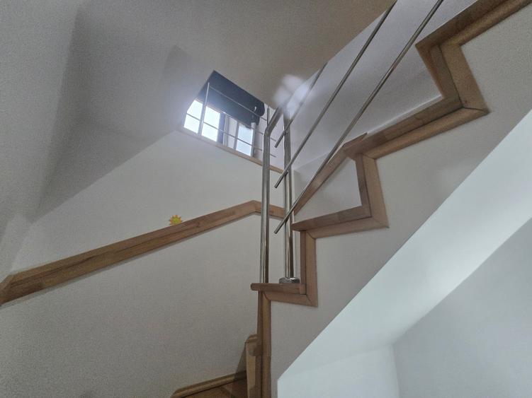 Casă cu 4 camere cu Canalizare în Sud