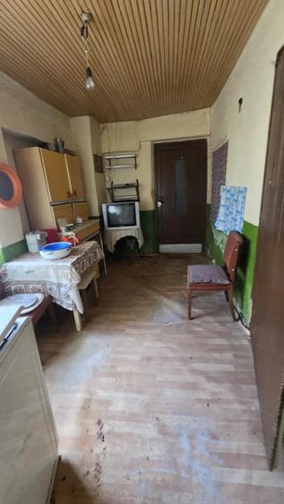 Casă cu 3 camere cu Teren 1770 Mp în Central