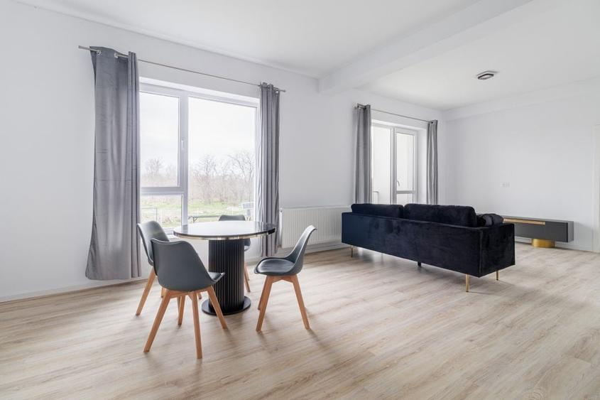 Apartament cu 3 camere semidecomandat, mobilat în 1 Decembrie