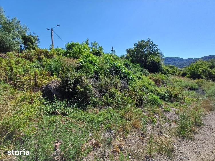 Resita, Teren Intravilan 473 Mp., Cu Utilitati, Zona Mociur - 1