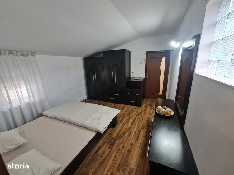 Casă cu 4 camere decomandat în Central