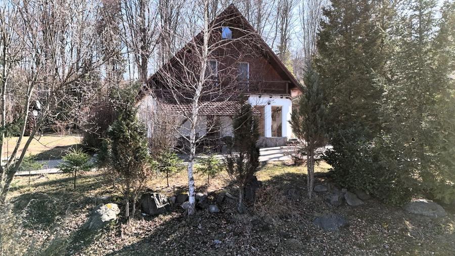 Casă cu 6 camere cu Teren 2000 Mp în Avrig
