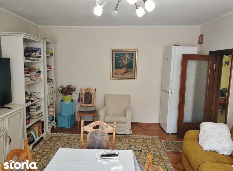 Km 4-5 - Casa renovata, situata in centrul cartierului - 11