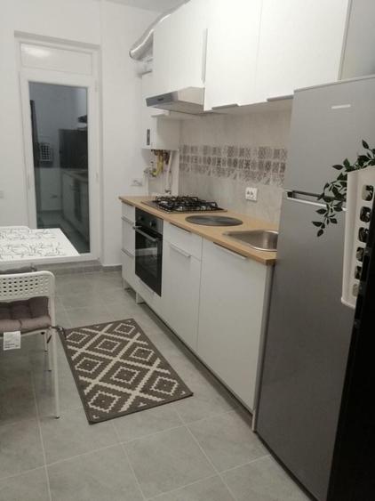 Garsonieră decomandată în Central
