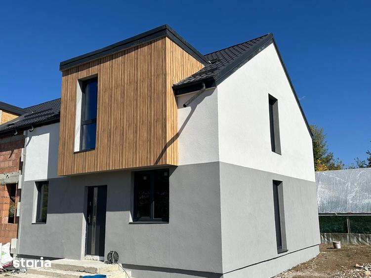 Casă cu 4 camere cu Teren 250 Mp în Central