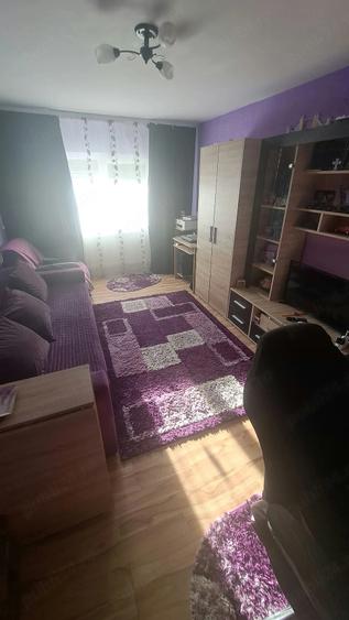 Apartament cu 2 camere decomandat, mobilat în Poarta 6