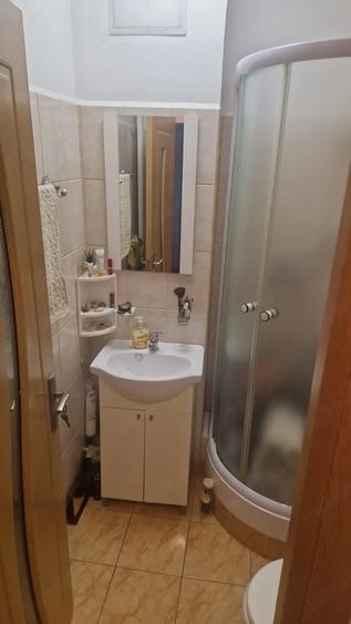 Apartament cu 4 camere decomandat în Brâncoveanu