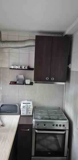 Apartament cu 3 camere decomandat, mobilat în Rahova