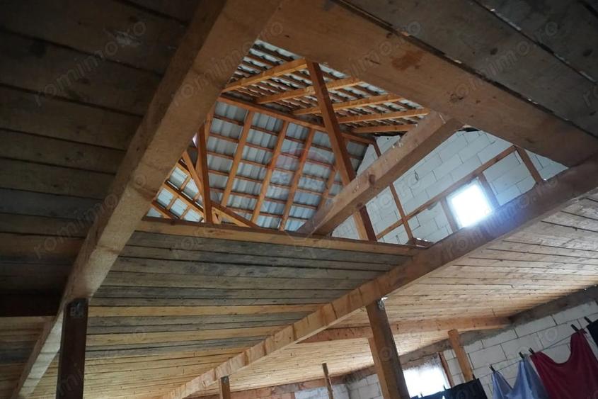 Casă cu 4 camere cu Teren 1895 Mp în Săliște