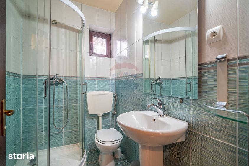 Casă cu 6 camere cu Teren 350 Mp în Central