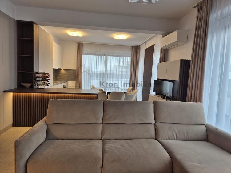 Apartament cu 3 camere decomandat, mobilat în Centură