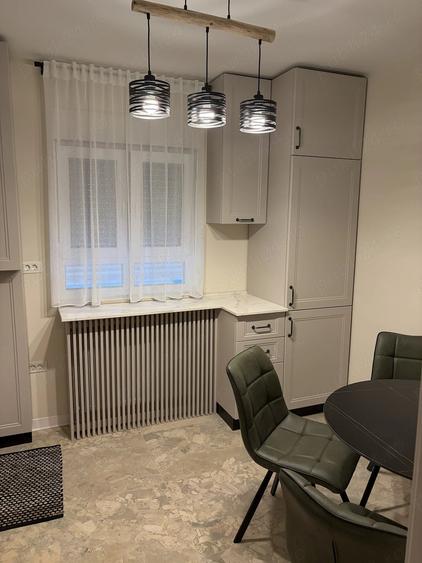 Apartament cu 3 camere decomandat în Bălcescu