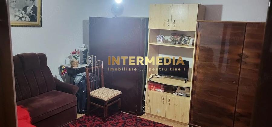 Casă individuală cu 3 camere cu Canalizare în Cetate