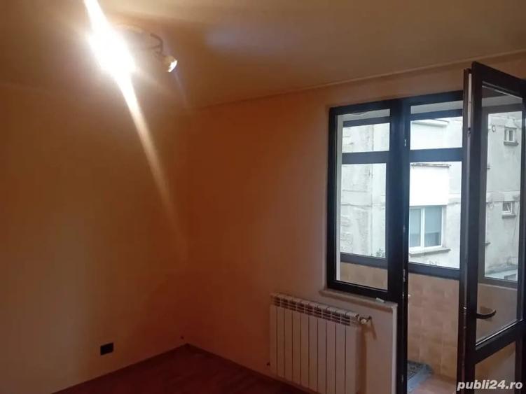 Apartament cu 2 camere decomandat în Precista