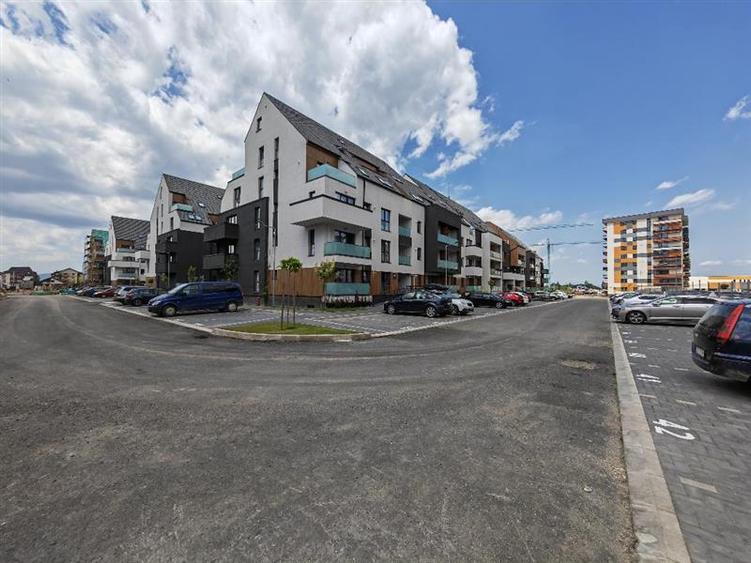 Apartament cu 2 camere decomandat, mobilat în Tractorul