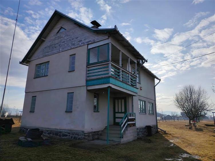 Casă individuală cu 5 camere cu Garaj în Sud-Est