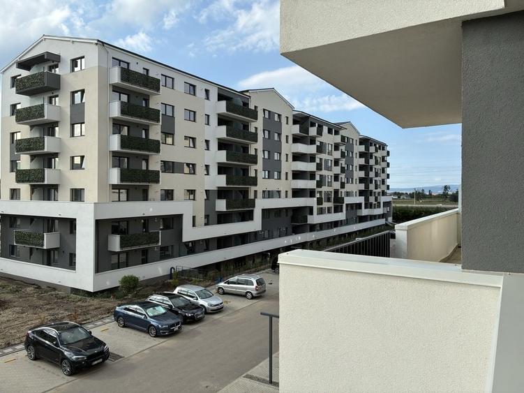 Apartament cu 2 camere decomandat în Sânpetru