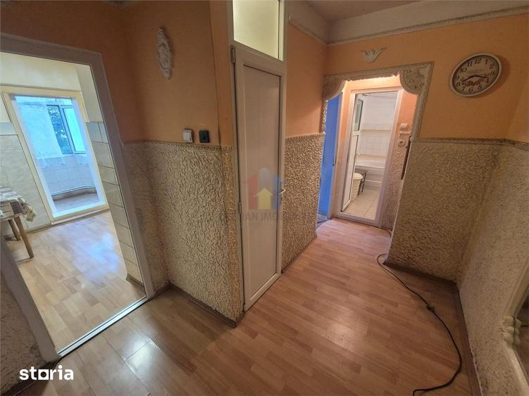 Apartament cu 2 camere decomandat în Calarași 4