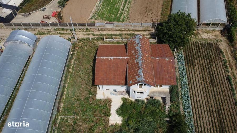 Casă cu 4 camere în Băleni