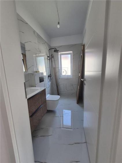 Duplex cu 5 camere cu Canalizare în Moșnița Nouă