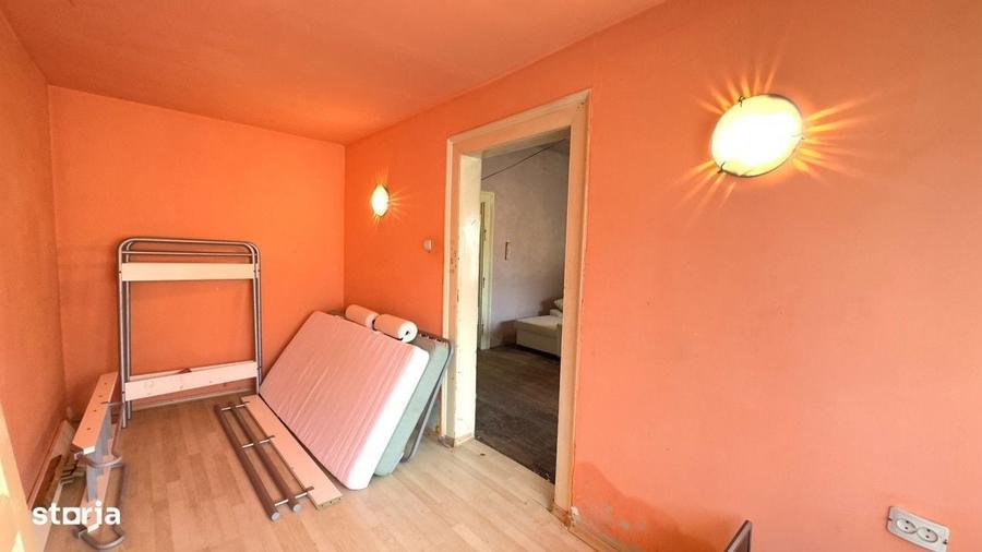Casă cu 4 camere în Central