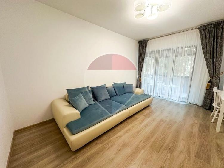Apartament cu 2 camere decomandat, mobilat în Victoriei