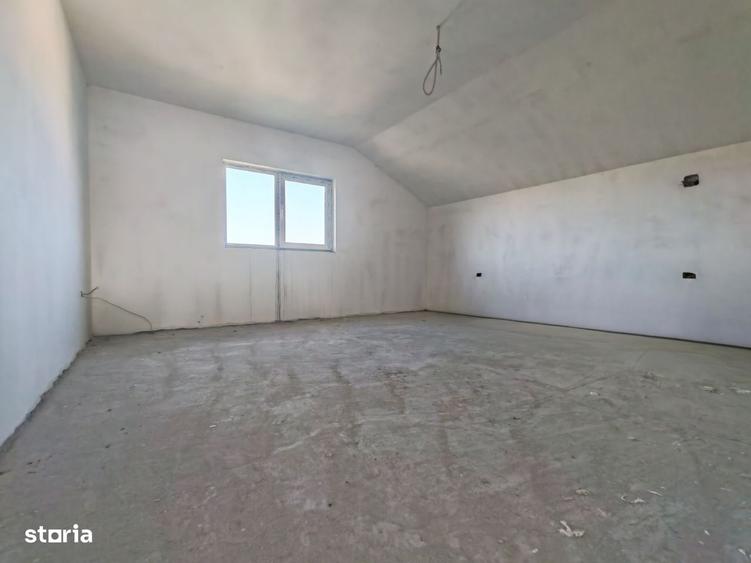 Casă cu 4 camere cu Teren 400 Mp în Central