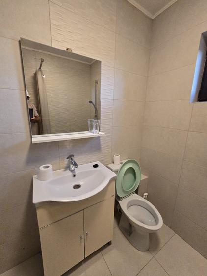 Apartament cu 2 camere semidecomandat, mobilat în Primo