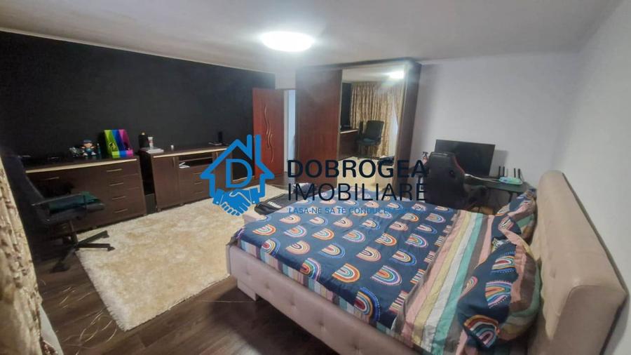 Apartament cu 4 camere decomandat, mobilat în Central