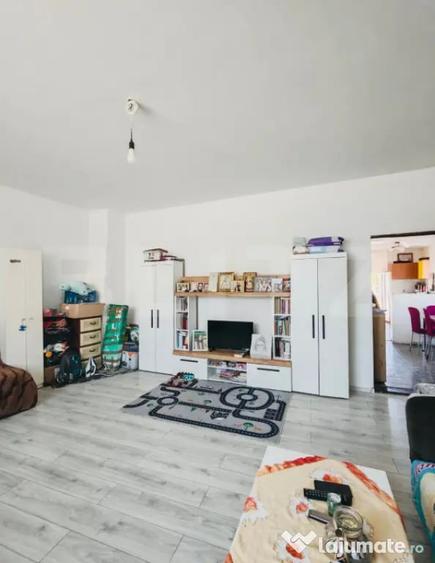 Casa cu 3 camere, 112 mp, 720 teren, zona Micro I - 5