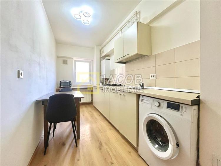 Apartament cu 2 camere decomandat, mobilat în Central
