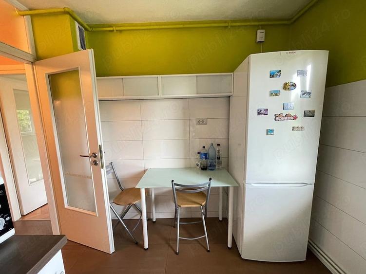 Apartament cu 3 camere decomandat în Intim