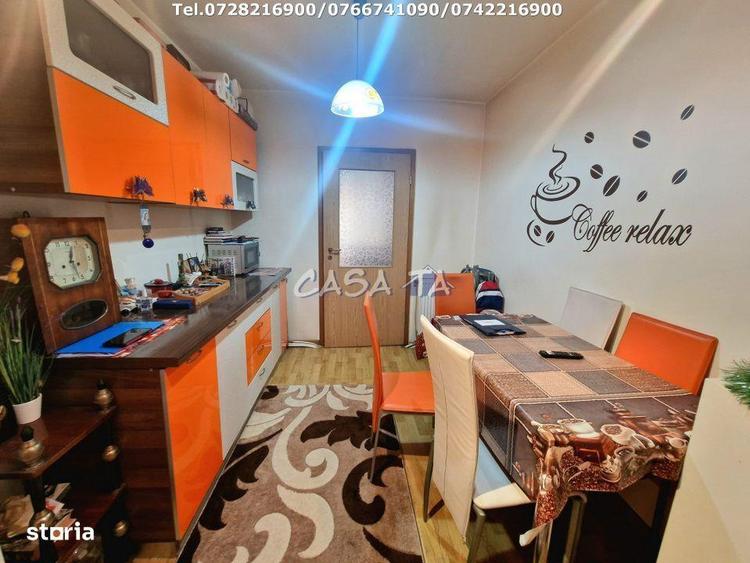 Apartament cu 4 camere decomandat în Central