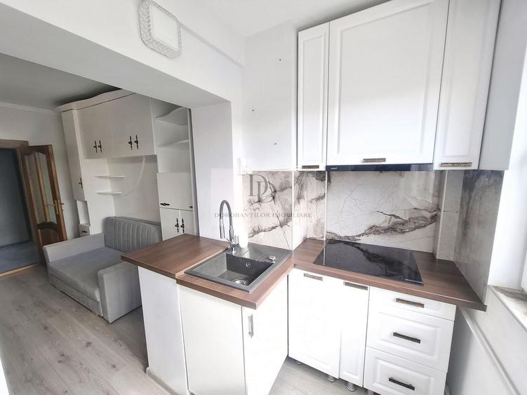 Apartament cu 3 camere decomandat, mobilat în Central