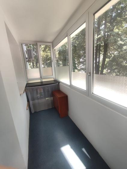 Apartament cu 3 camere decomandat în Titan