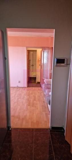 Apartament cu 2 camere semidecomandat în Crângași