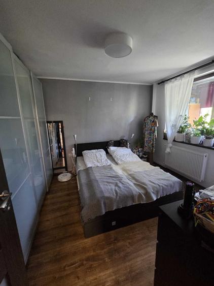 Apartament cu 4 camere decomandat în Drumul Taberei