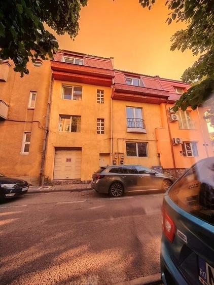 Casă cu 4 camere în Central