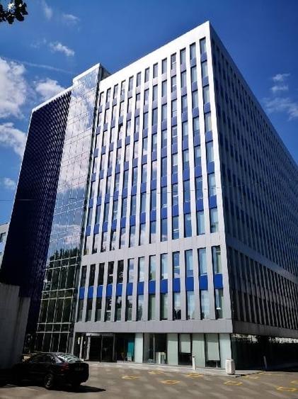 Birou, de 1,130 mp, în P-ta Presei Libere