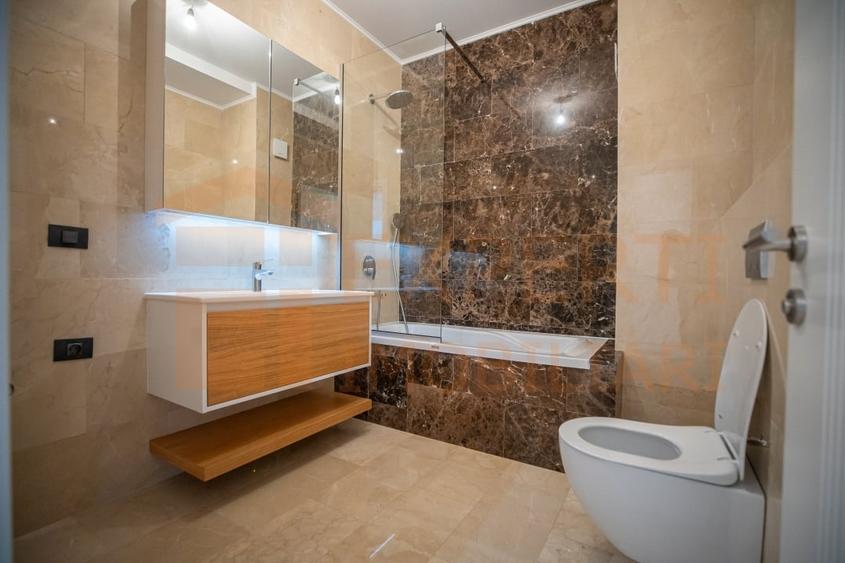 Apartament cu 3 camere decomandat în Faleza Nord