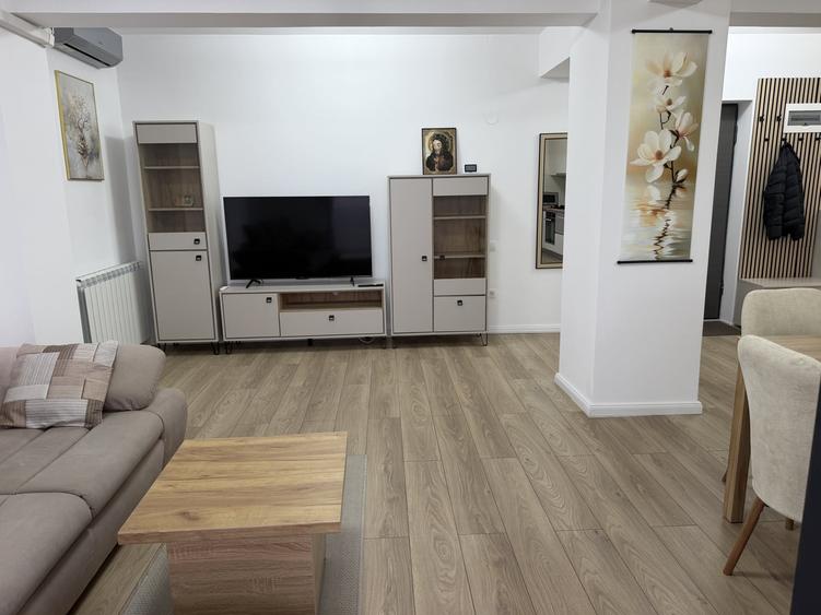 Apartament cu 3 camere decomandat, mobilat în Mihai Viteazul