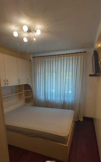 Apartament cu 3 camere decomandat în Exterior Vest