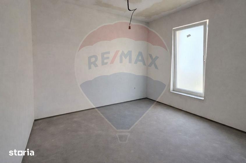 Casă cu 4 camere cu Teren 331 Mp în Crevedia