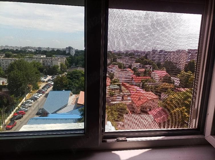 Apartament cu 3 camere decomandat în Berceni